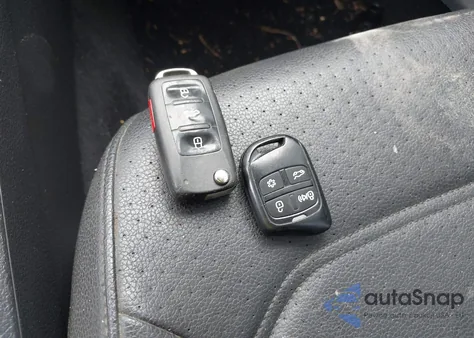 2012 Volkswagen Passat 2.5L Se z USA, uszkodzony, nr VIN 1VWBP7A31CC109945